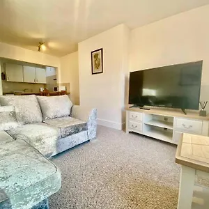  Apartment 64 Bath Road - To United Kingdom